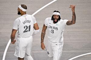 开云APP-浓眉：加福德伤愈复出表现是现象级的 很高兴他能回到阵中