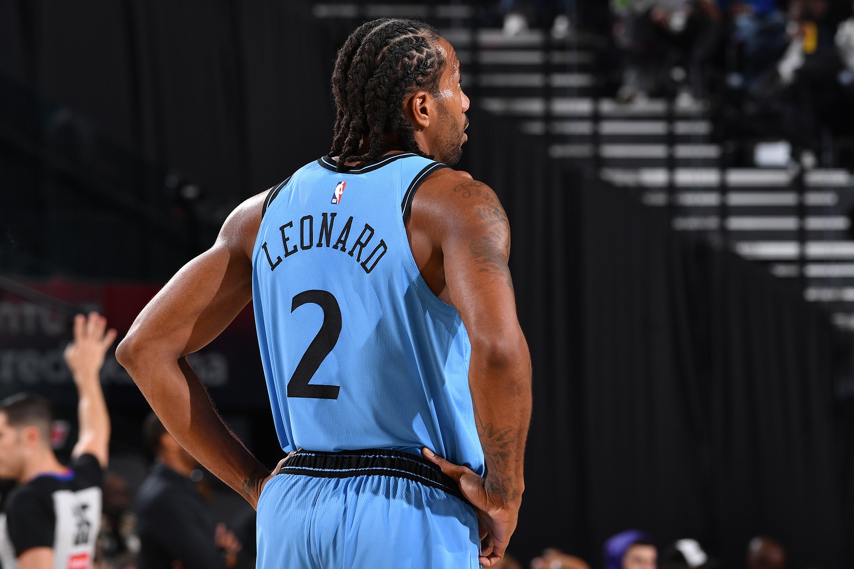 小卡被调查阴阳合同！此前AK47中产签篮网遭多位老板投诉也被查