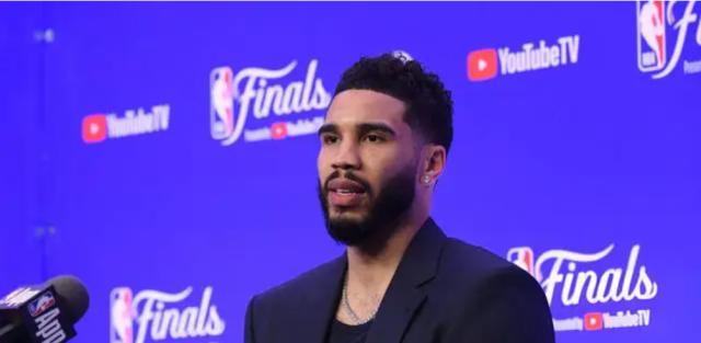 kaiyun-【观察】除了投篮不准啥都行 塔图姆仍是绿军真核